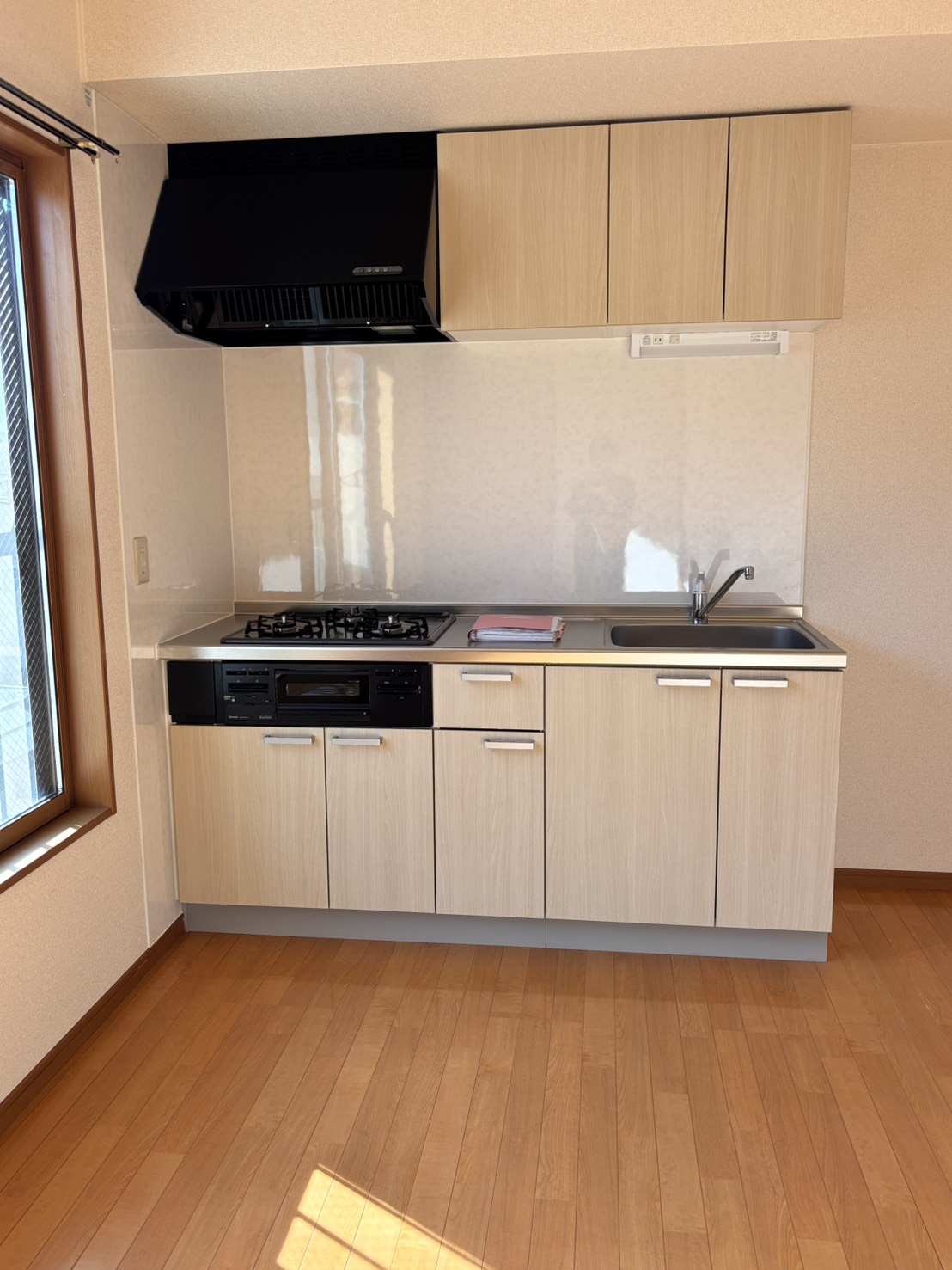 イーストアベニュー 